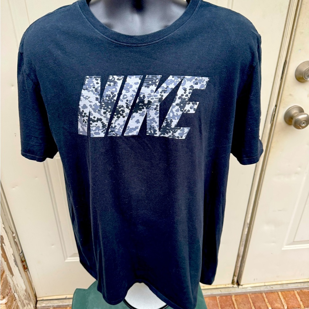 Nike, Short Sleeve, Black, says “Nike” in camo, Size XL